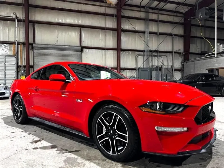 2020 Ford Mustang GT photo 1