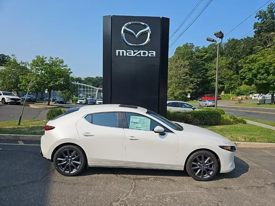 2025 Mazda Mazda3 2.5 s Preferred photo 1