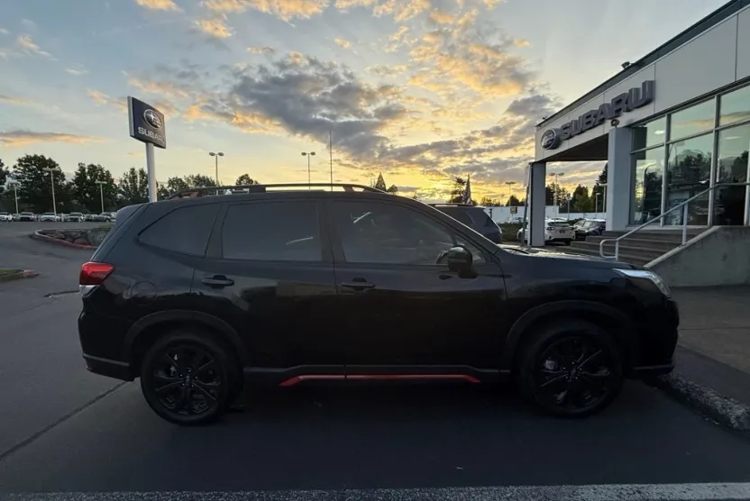 2022 Subaru Forester Sport photo 1