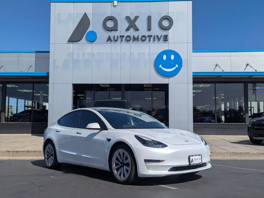2022 Tesla Model 3 Long Range photo 1