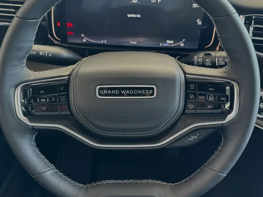 2024 Jeep Grand Wagoneer L photo 23