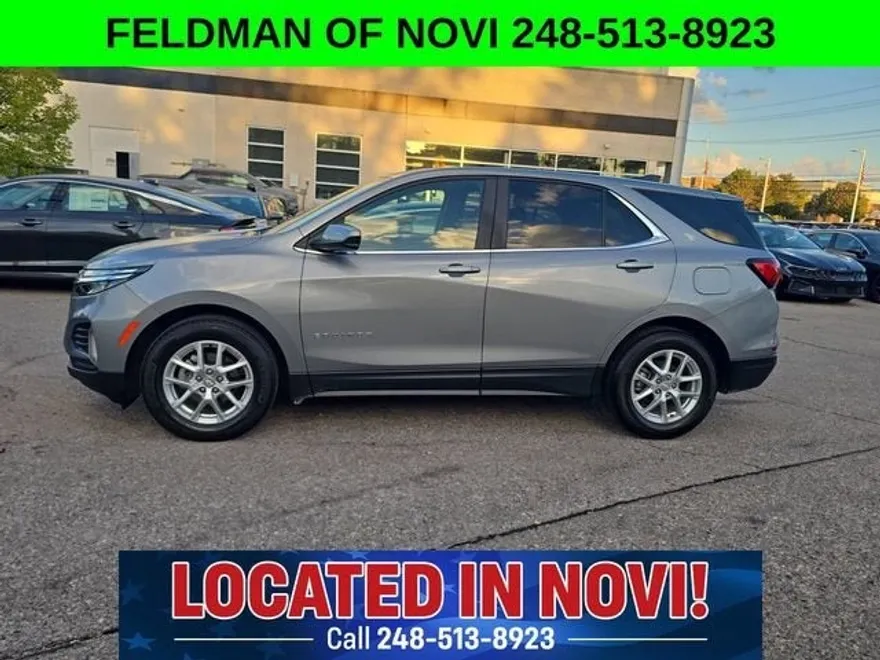 2024 Chevrolet Equinox LT photo 1