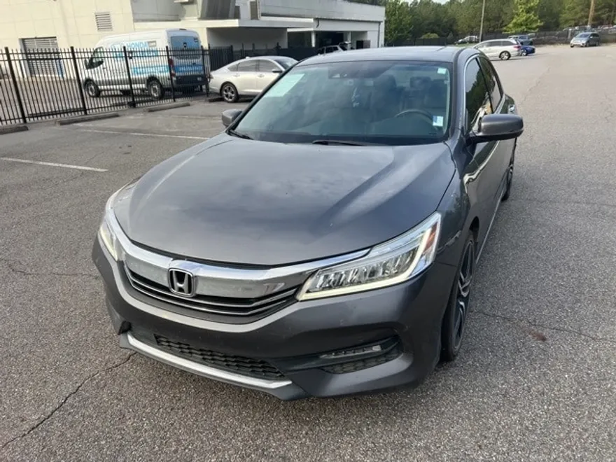 2016 Honda Accord Touring photo 1