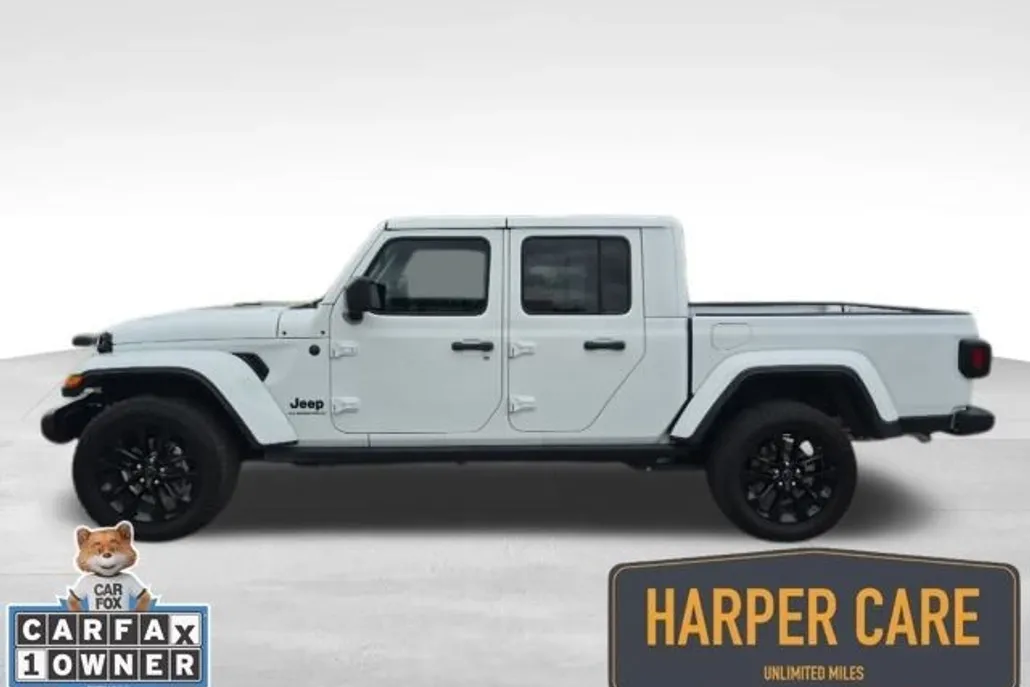 2024 Jeep Gladiator photo 1