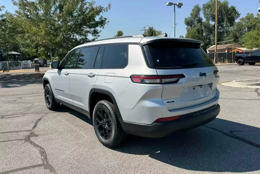 2025 Jeep Grand Cherokee Altitude X photo 1