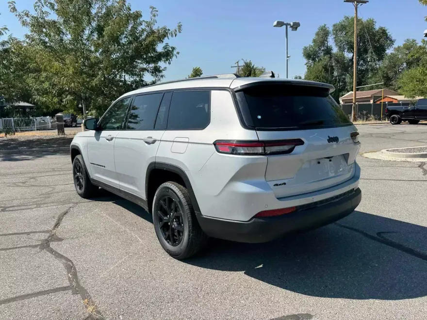 2025 Jeep Grand Cherokee Altitude X photo 1