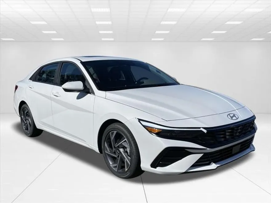 2025 Hyundai Elantra SEL Convenience photo 1