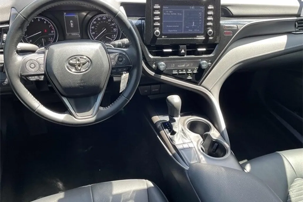 2023 Toyota Camry SE photo 1