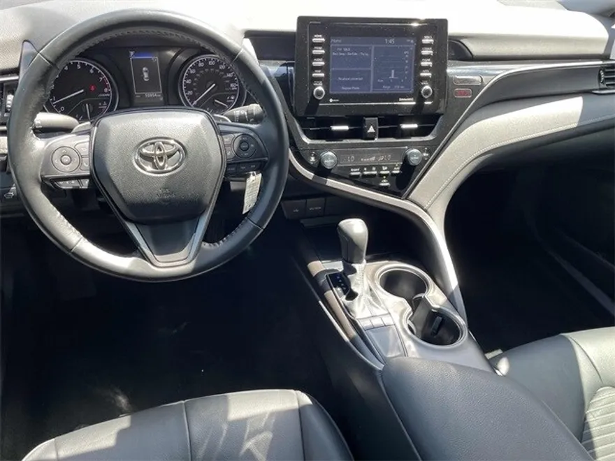 2023 Toyota Camry SE photo 1