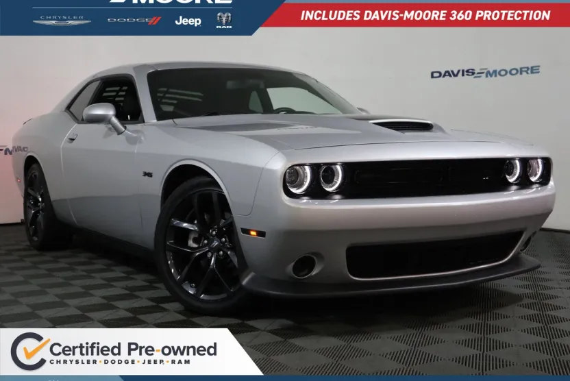 2023 Dodge Challenger R/T photo 1