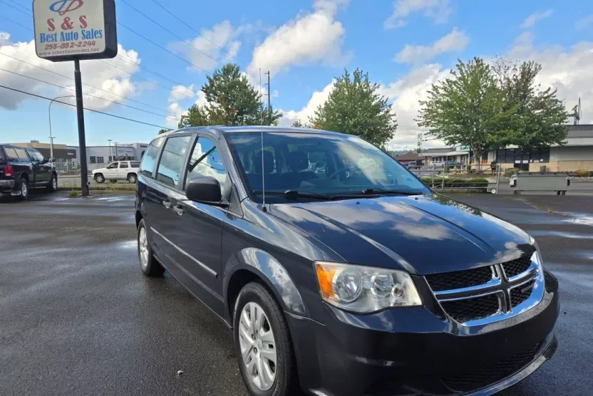 2014 Dodge Grand Caravan SE photo 1
