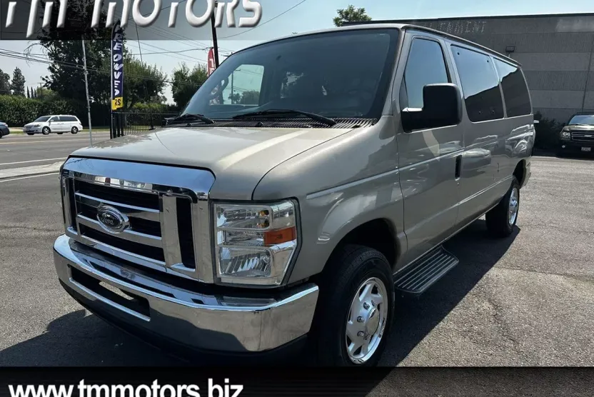 2011 Ford E-350 photo 1
