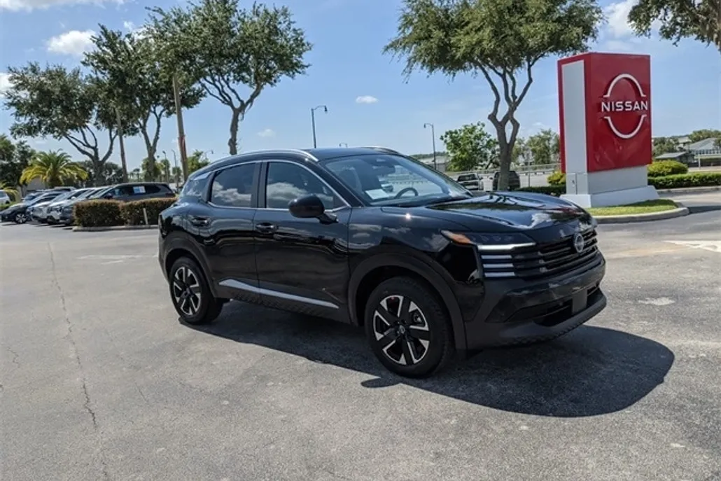 2025 Nissan Kicks SV photo 1