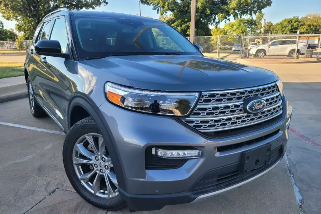 2023 Ford Explorer Limited photo 1