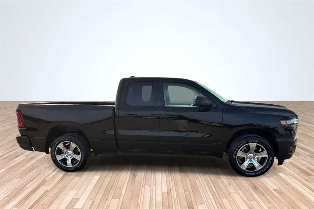 2025 Ram 1500 Tradesman photo 1