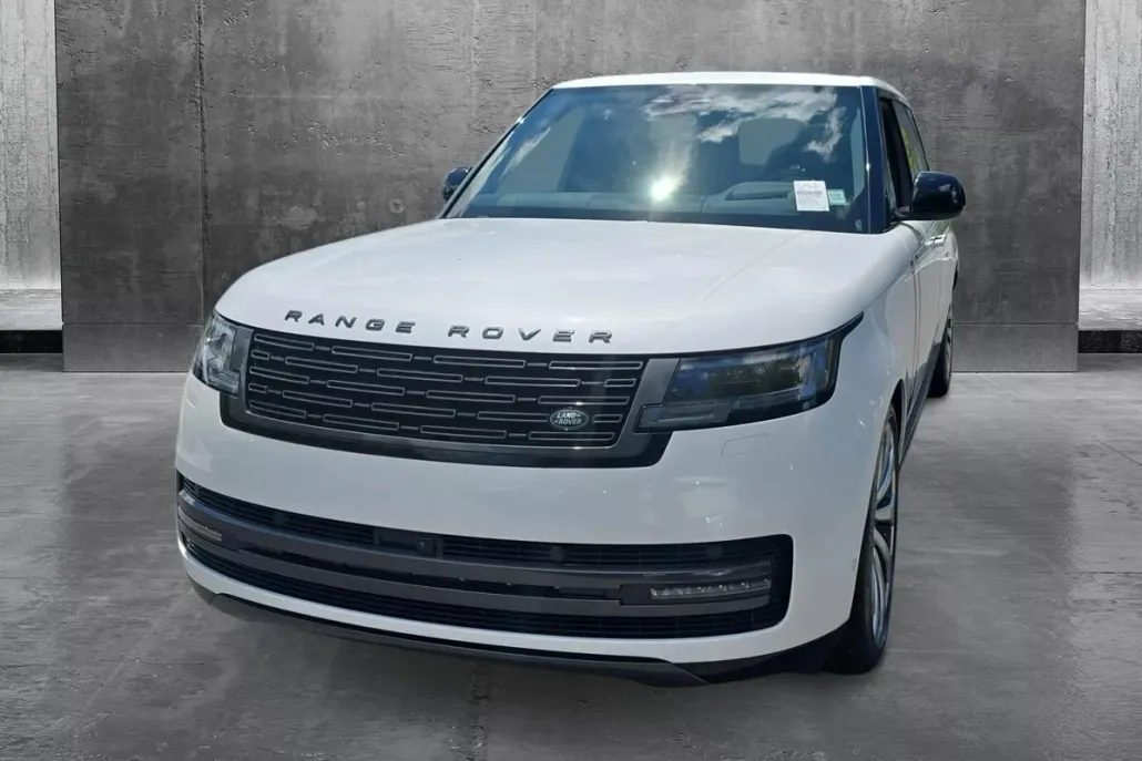 2025 Land Rover Range Rover SE photo 1