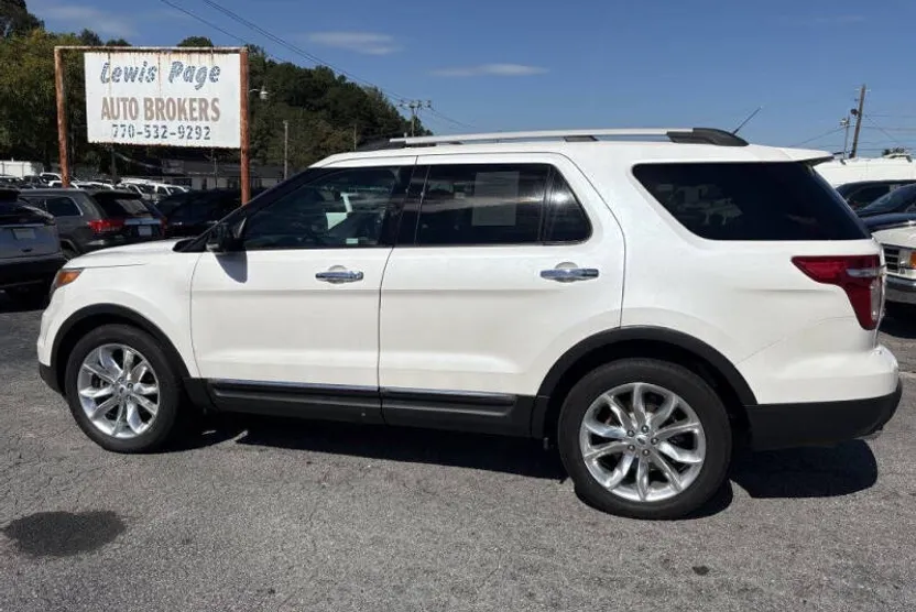 2012 Ford Explorer XLT photo 1