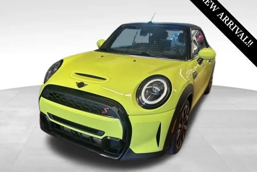 2023 Mini Cooper Signature Convertible photo 1