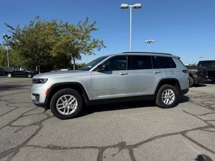 2025 Jeep Grand Cherokee Laredo X photo 1