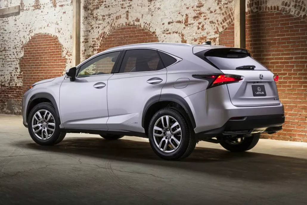 2015 Lexus NX 300h Luxury photo 1