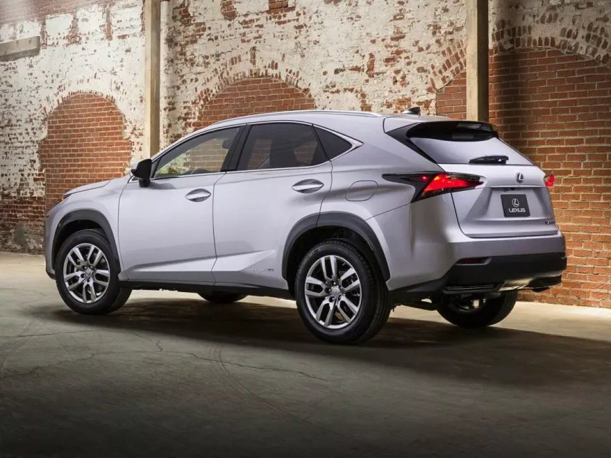 2015 Lexus NX 300h Luxury photo 1
