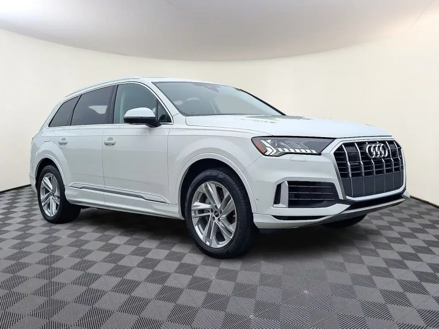 2024 Audi Q7 55 Premium Plus photo 1