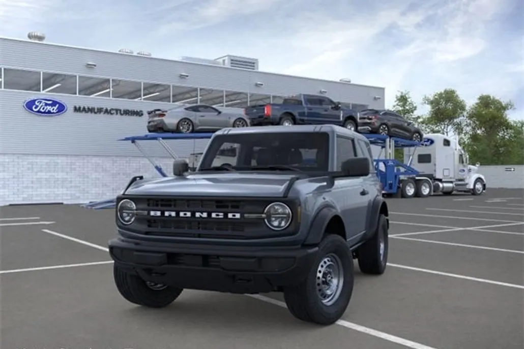 2025 Ford Bronco Base photo 1