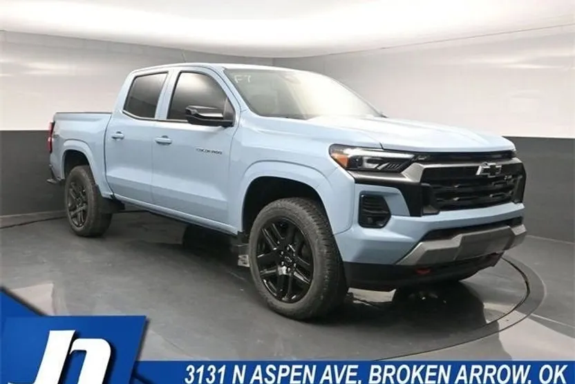 2025 Chevrolet Colorado Z71 photo 1