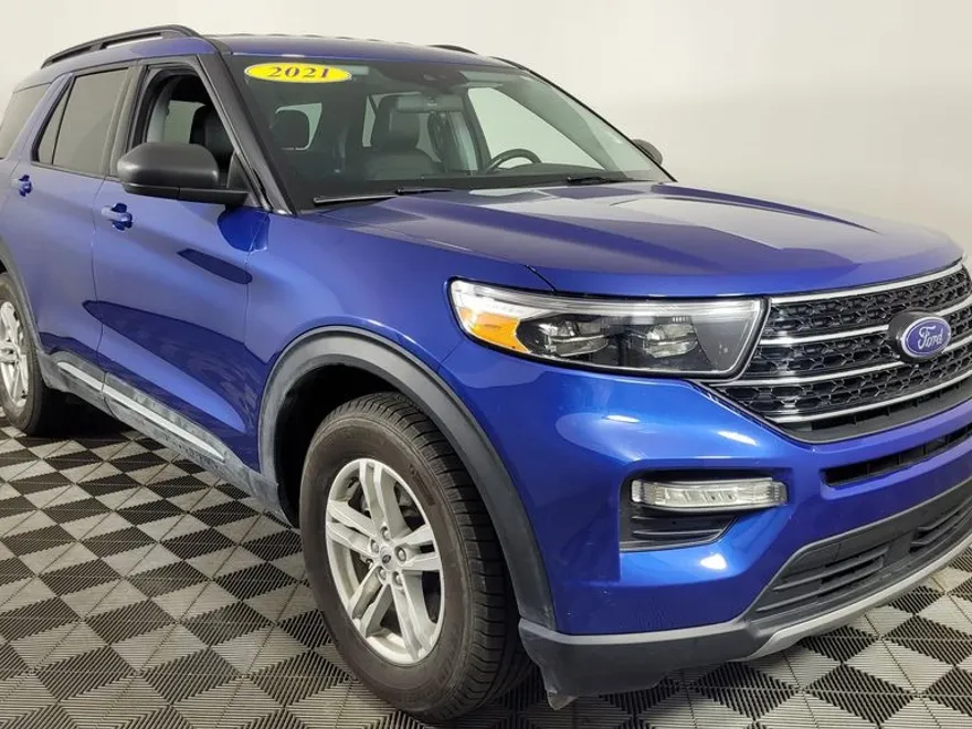 2021 Ford Explorer XLT photo 1