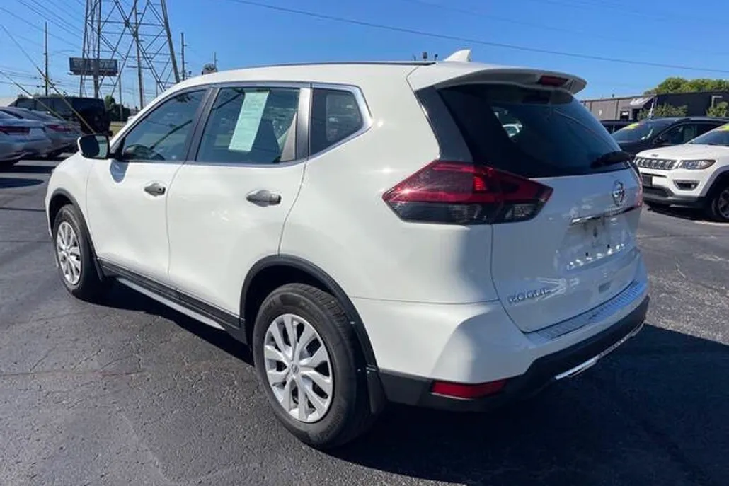 2020 Nissan Rogue S photo 1