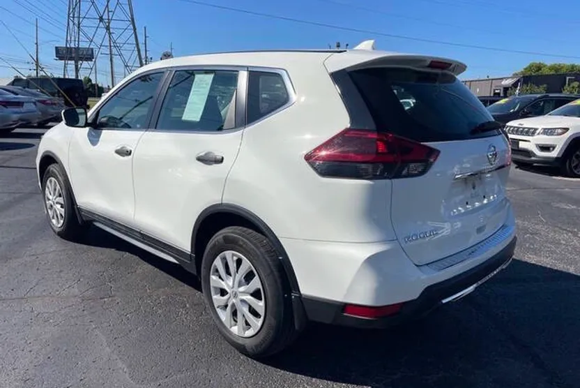 2020 Nissan Rogue S photo 1