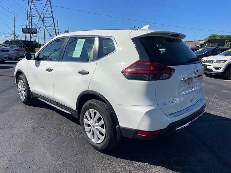 2020 Nissan Rogue S photo 1