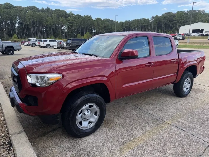 2023 Toyota Tacoma SR V6 photo 1