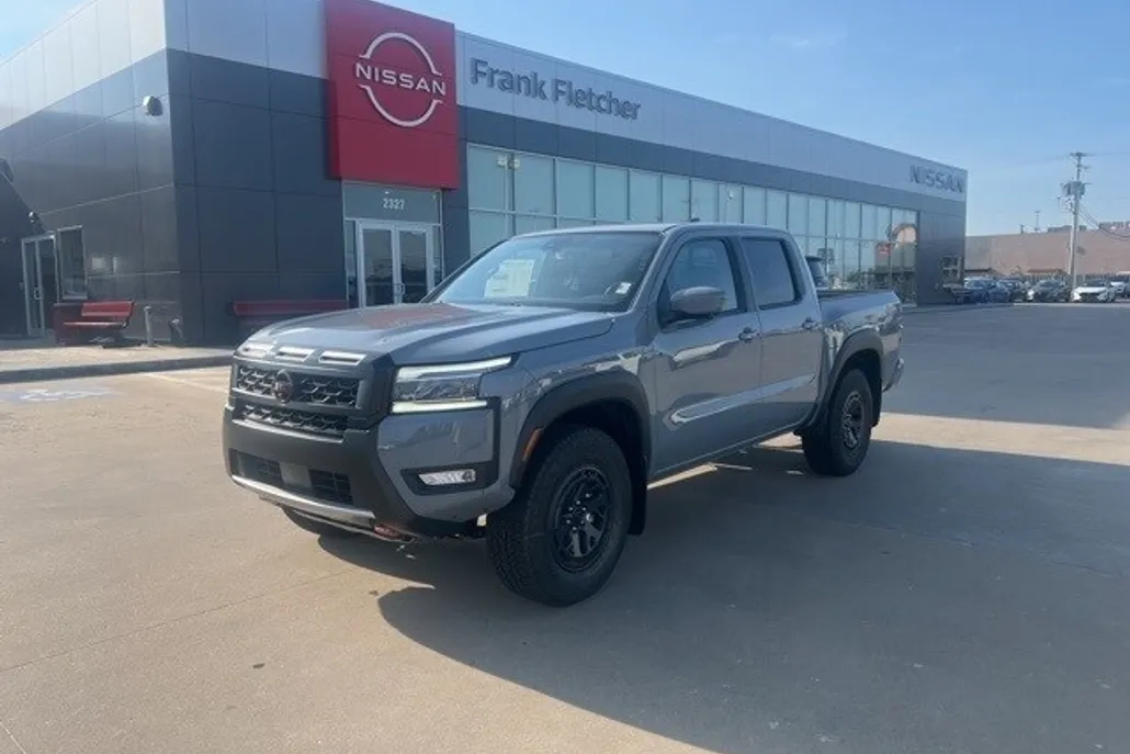 2025 Nissan Frontier PRO-4X photo 1