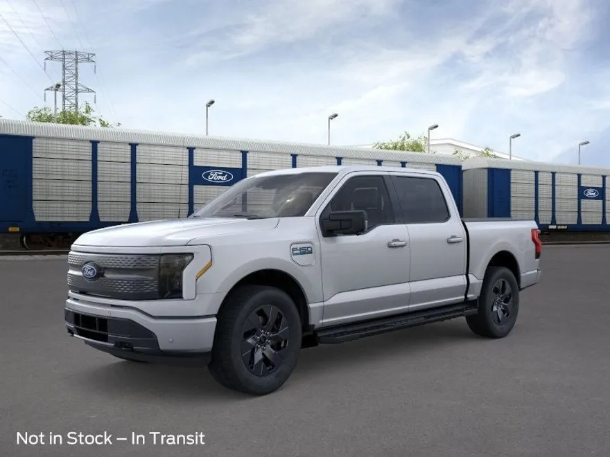 2025 Ford F-150 Lightning photo 1