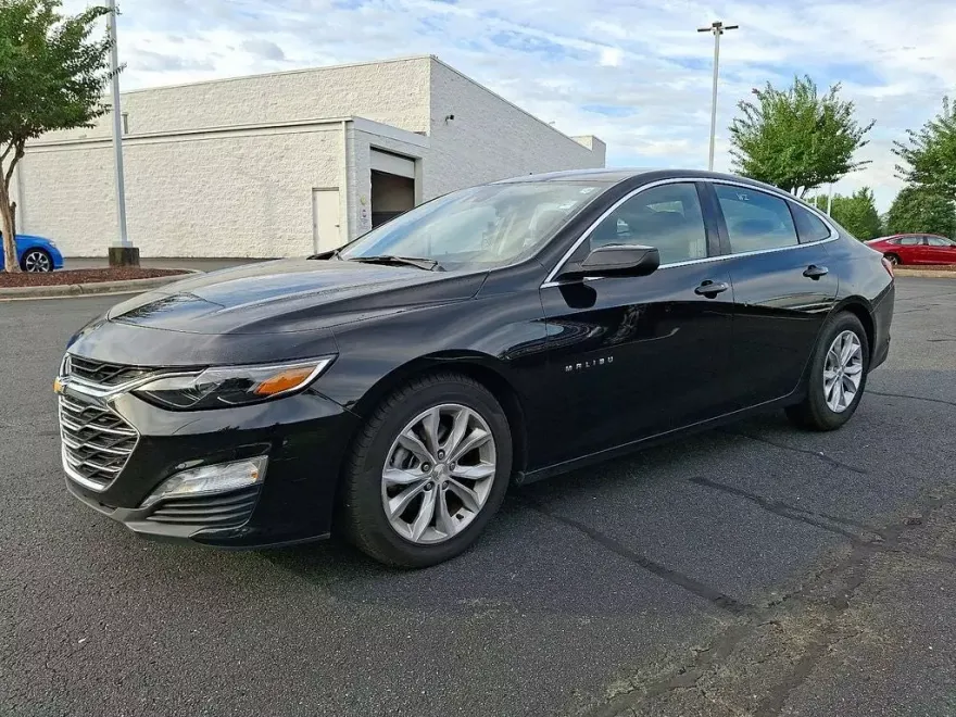 2024 Chevrolet Malibu 1LT photo 1
