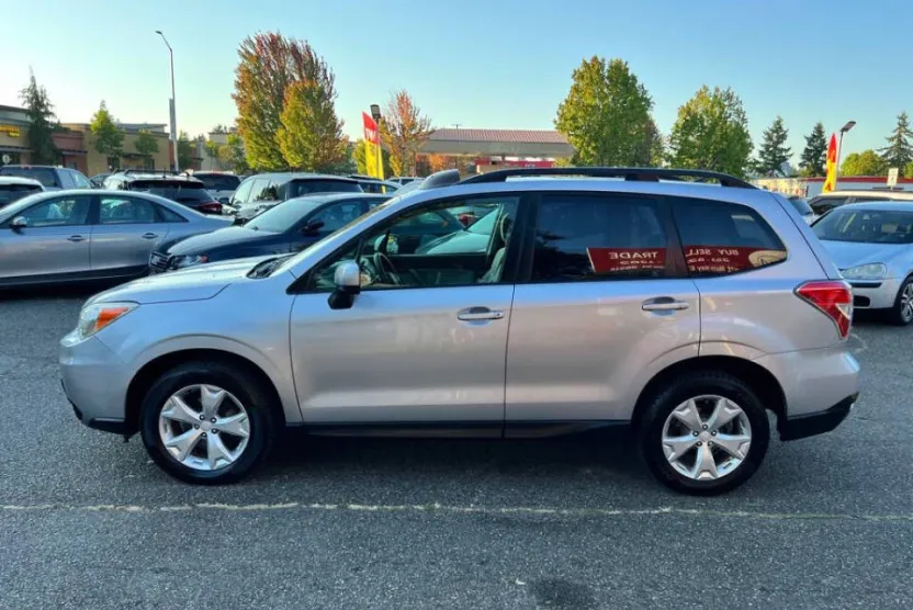 2014 Subaru Forester 2.5i Premium photo 1
