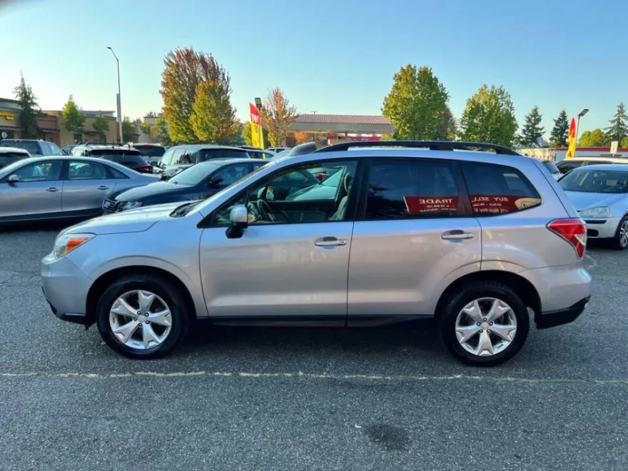 2014 Subaru Forester 2.5i Premium photo 1
