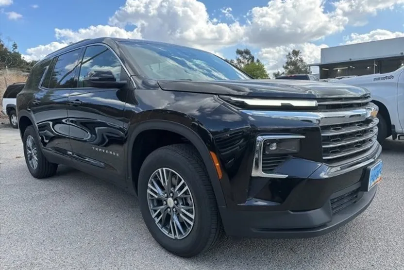 2025 Chevrolet Traverse photo 1