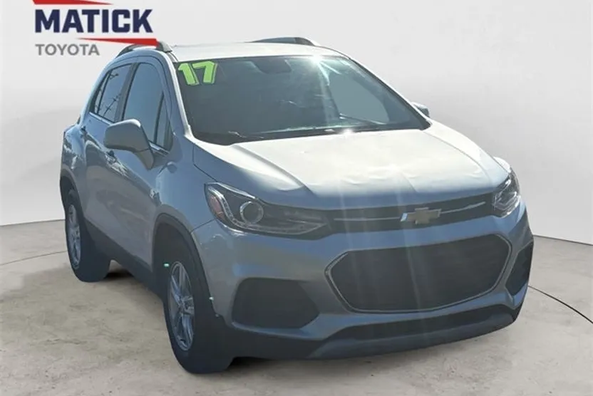 2017 Chevrolet Trax LT photo 1