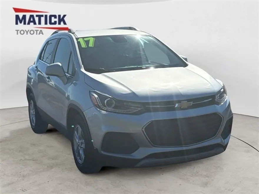 2017 Chevrolet Trax LT photo 1