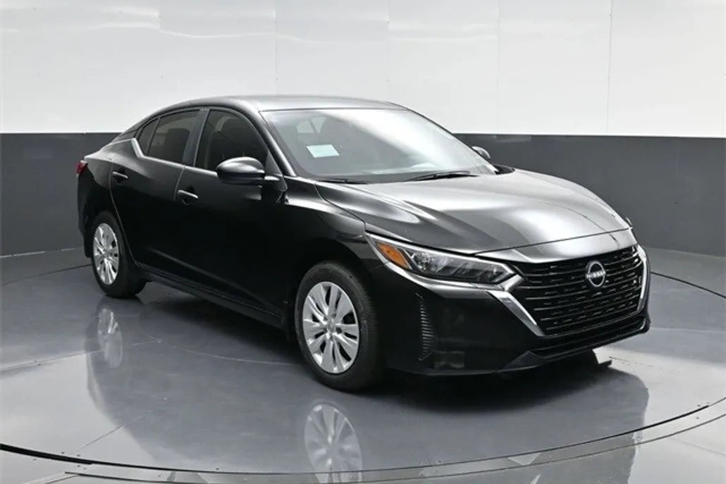 2025 Nissan Sentra S photo 1