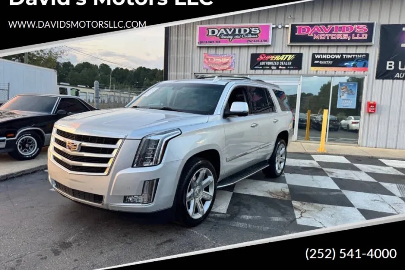 2015 Cadillac Escalade Luxury photo 1