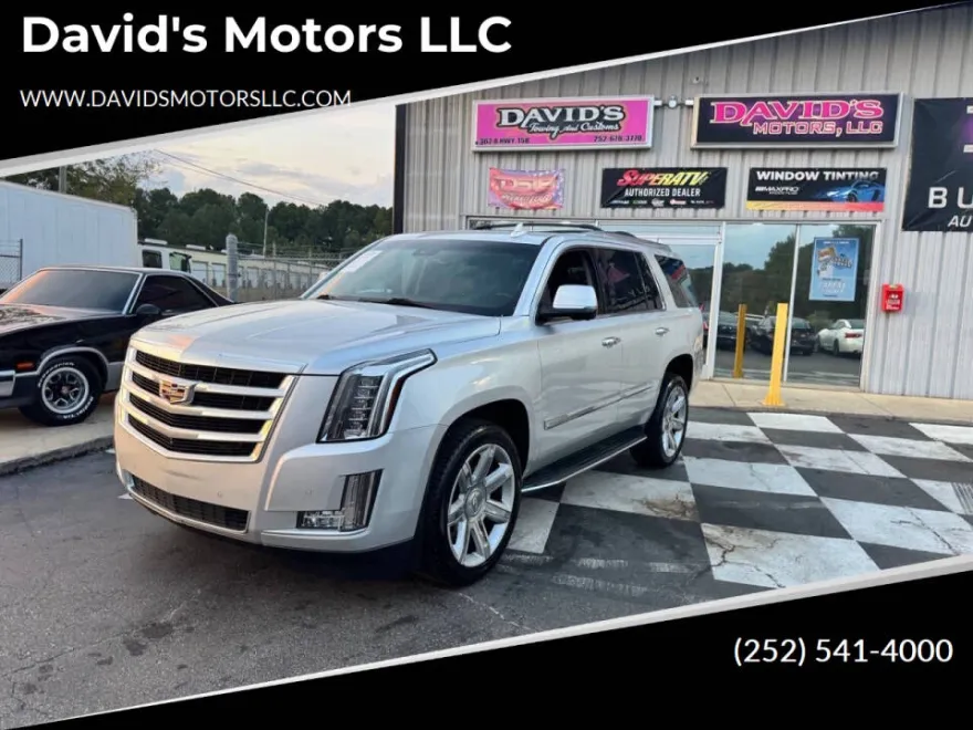 2015 Cadillac Escalade Luxury photo 1