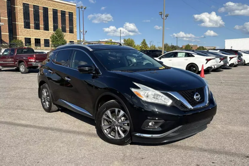 2017 Nissan Murano SL photo 1