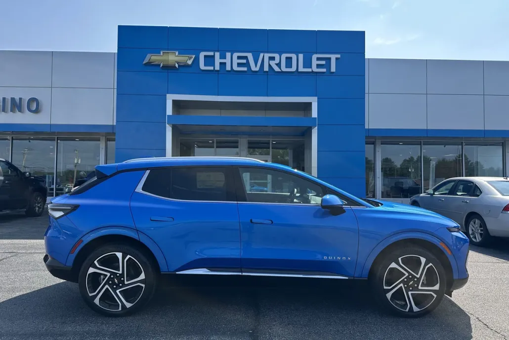 2025 Chevrolet Equinox EV 1LT photo 1