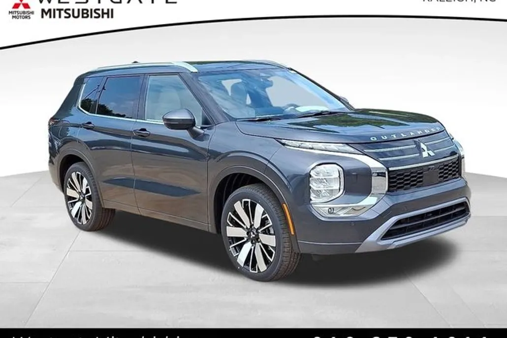 2025 Mitsubishi Outlander SEL photo 1