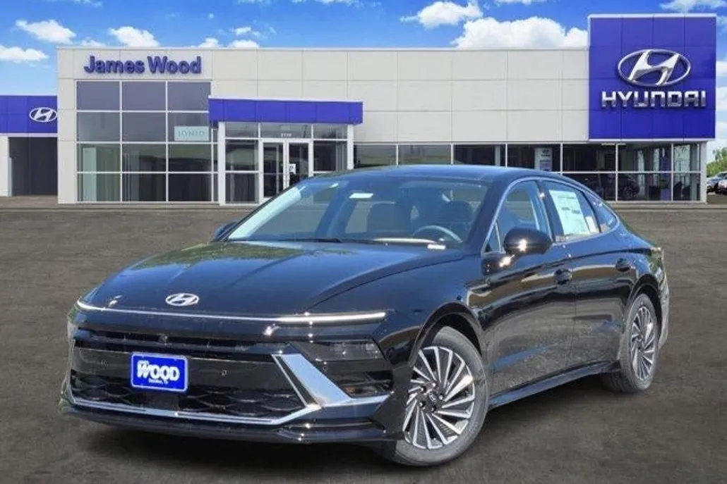 2025 Hyundai Sonata Hybrid Limited photo 1