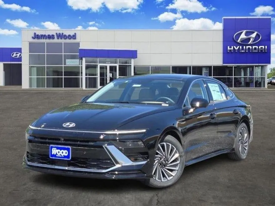 2025 Hyundai Sonata Hybrid Limited photo 1