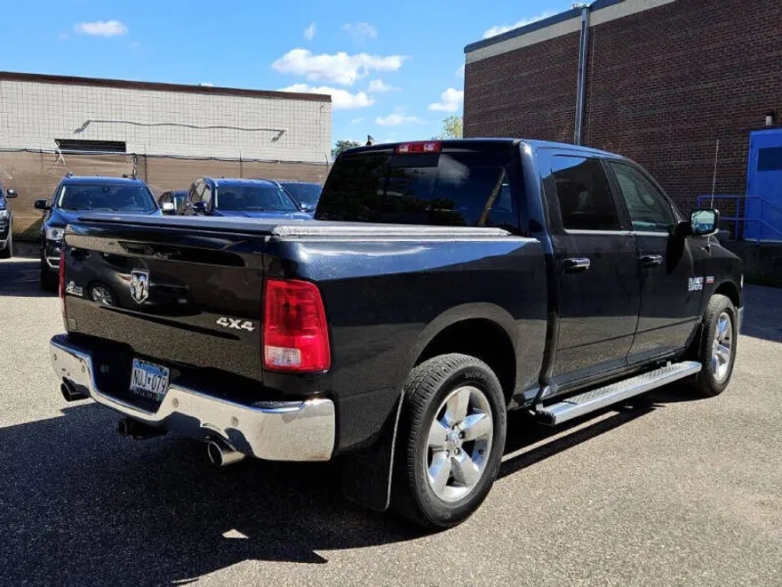 2015 Ram 1500 SLT photo 1